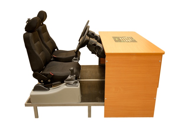 Тренажер для отработки приемов контраварийного управления автомобилем Zarnitza