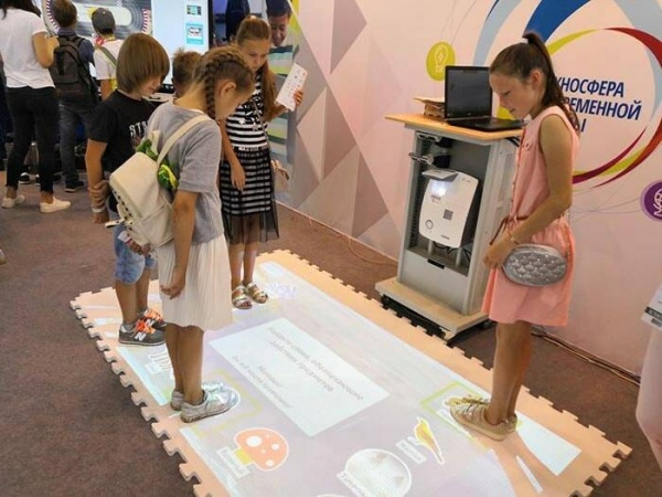 Интерактивный пол тумба UTS SmartBOX "Умный пол"