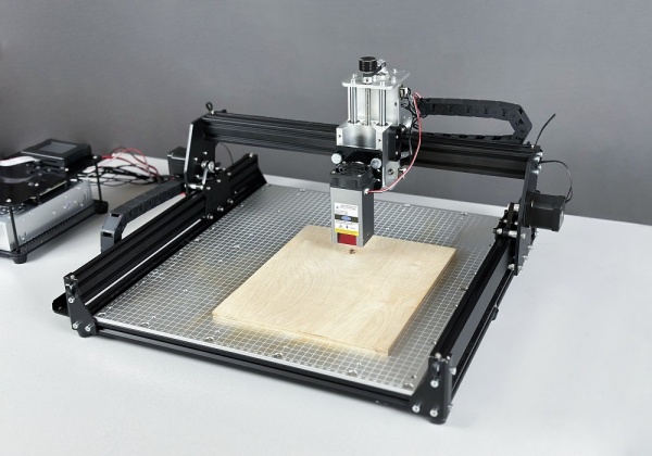 Фрезерно-гравировальный станок с ЧПУ R:ED