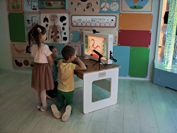 Логопедический комплекс АЛМА "Зазеркалье" со встроенным ПК и сенсорным экраном