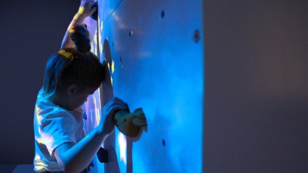 Интерактивный скалодром UTS Эверест