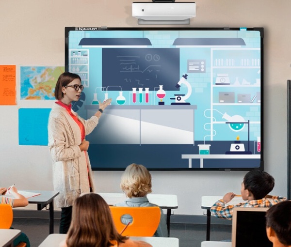 Мультимедийный проектор Geckotouch