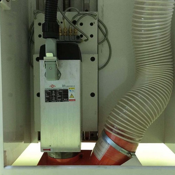 Фрезерный станок с ЧПУ Advercut K60MT/1520