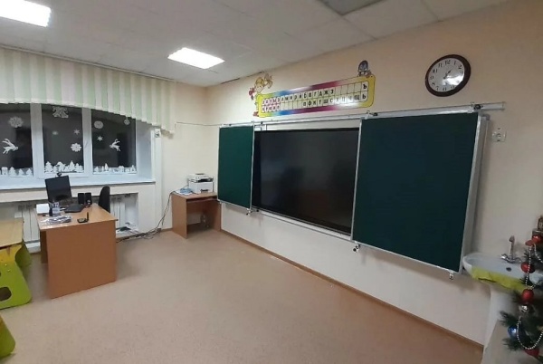 Интерактивный комплекс с рельсовой системой AxeTech Move 75" Medium