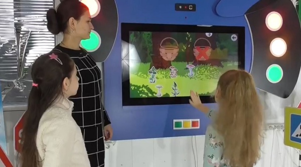 Интерактивный комплекс НФИ ПДД «Добрая дорога» premium из серии «Кисельковое царство»